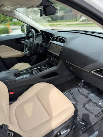 2019 Jaguar F-PACE 25t Premium
