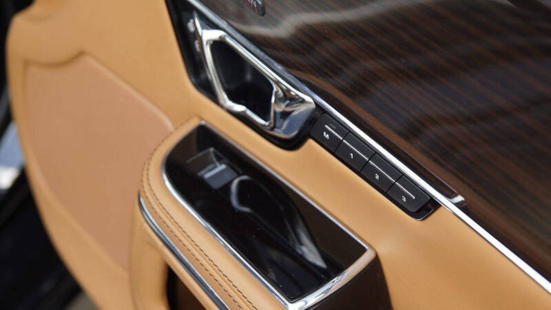 2016 Jaguar XJL Portfolio