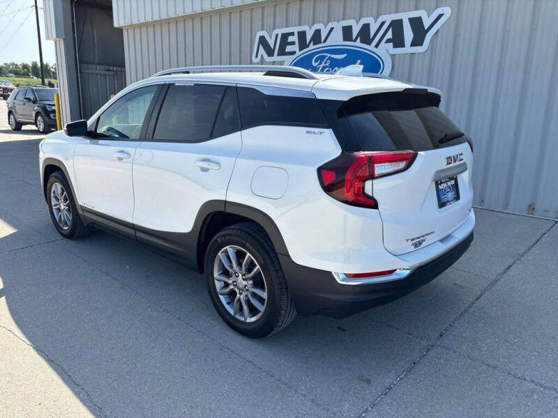 2023 GMC Terrain SLT
