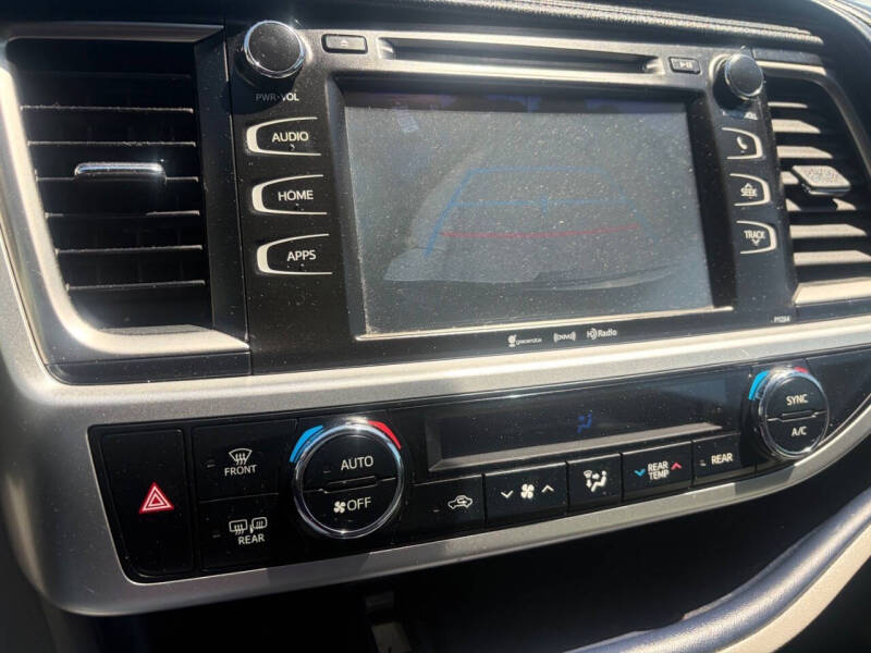 2016 Toyota Highlander LE