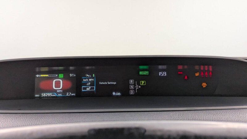 2022 Toyota Prius LE