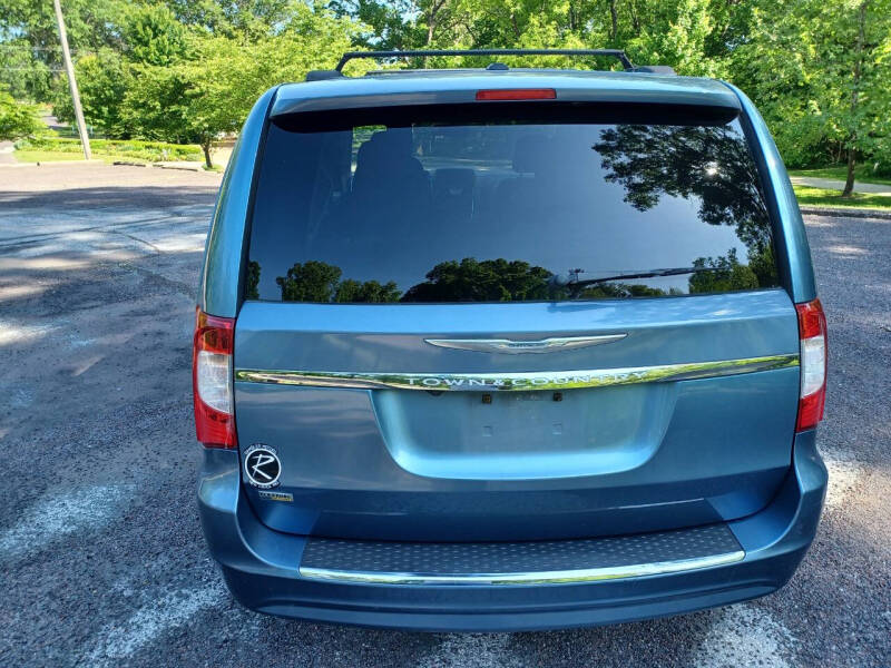 2012 Chrysler Town and Country Touring