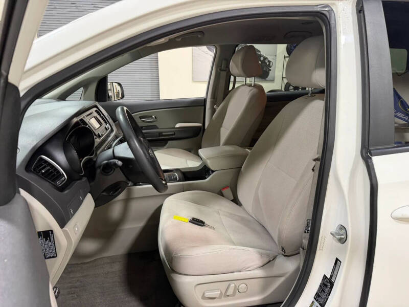 2016 Kia Sedona LX