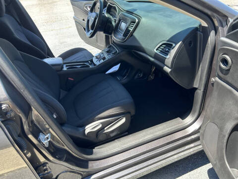 2016 Chrysler 200 Limited