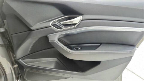 2024 Audi Q8 e-tron quattro Premium