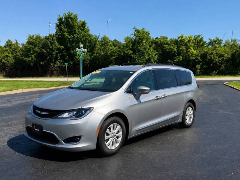 2017 Chrysler Pacifica Touring-L