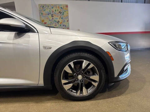 2018 Buick Regal TourX Essence