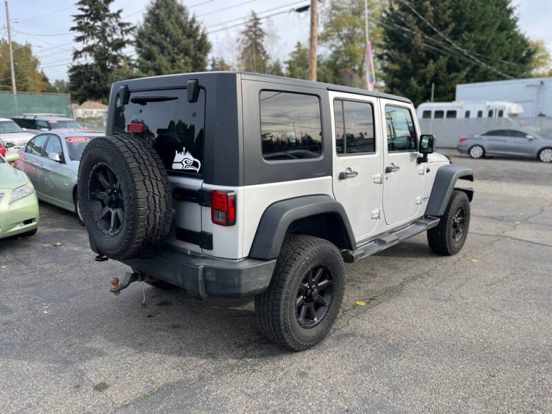 2010 Jeep Wrangler Unlimited Sport photo 4