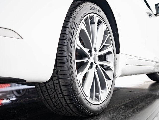 2019 Kia Cadenza Technology