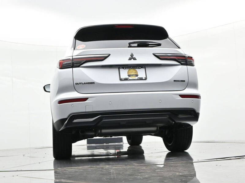 2026 Mitsubishi Outlander LE