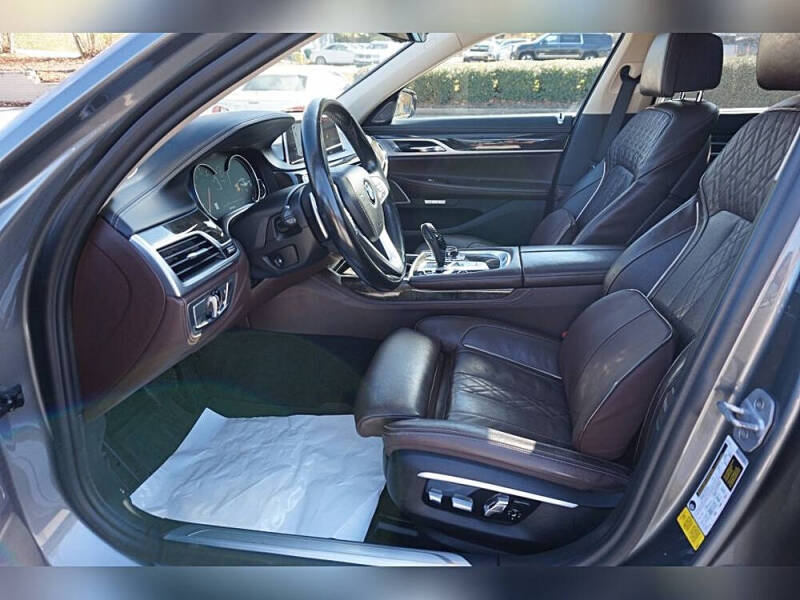 2017 BMW 7 Series 740i