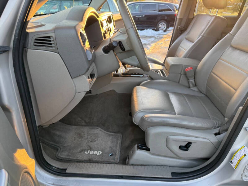 2008 Jeep Commander Sport