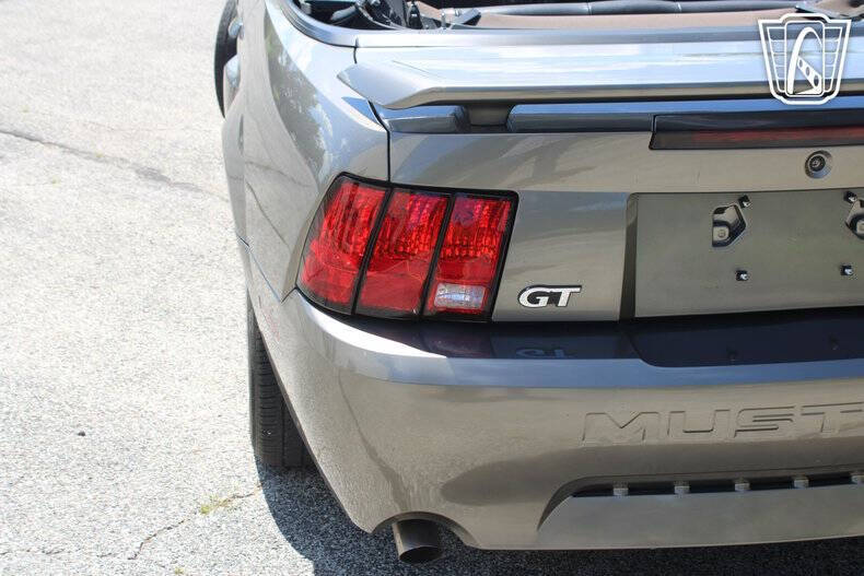 2002 Ford Mustang GT Deluxe