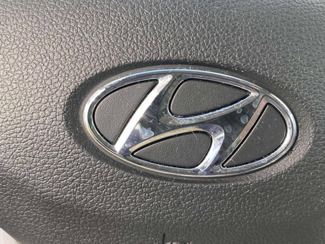 2020 Hyundai Elantra  - $22,600