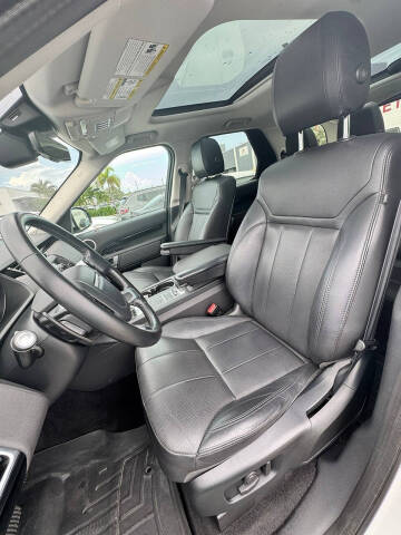 2020 Land Rover Discovery SE