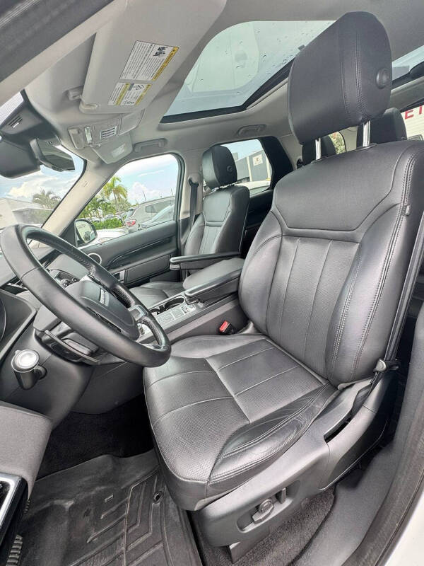 2020 Land Rover Discovery SE