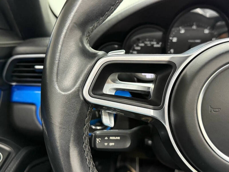 2017 Porsche 911 Carrera