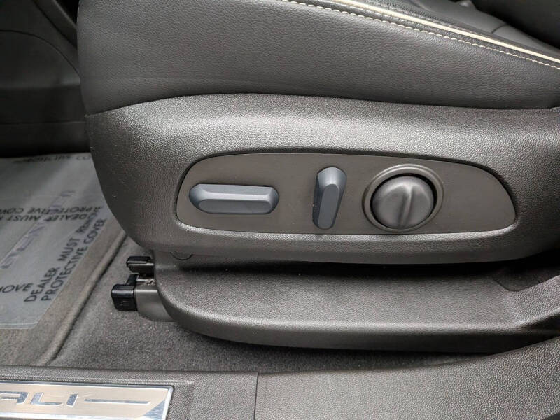 2022 GMC Acadia Denali