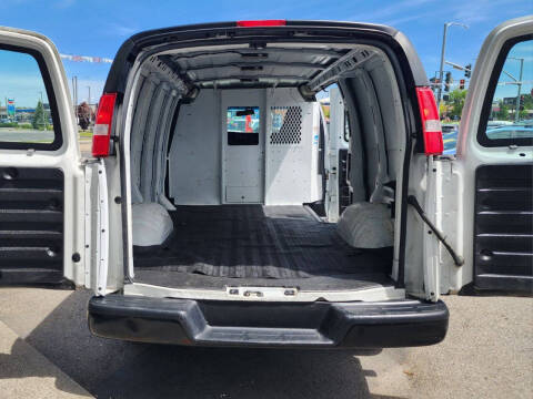 2017 GMC Savana 2500