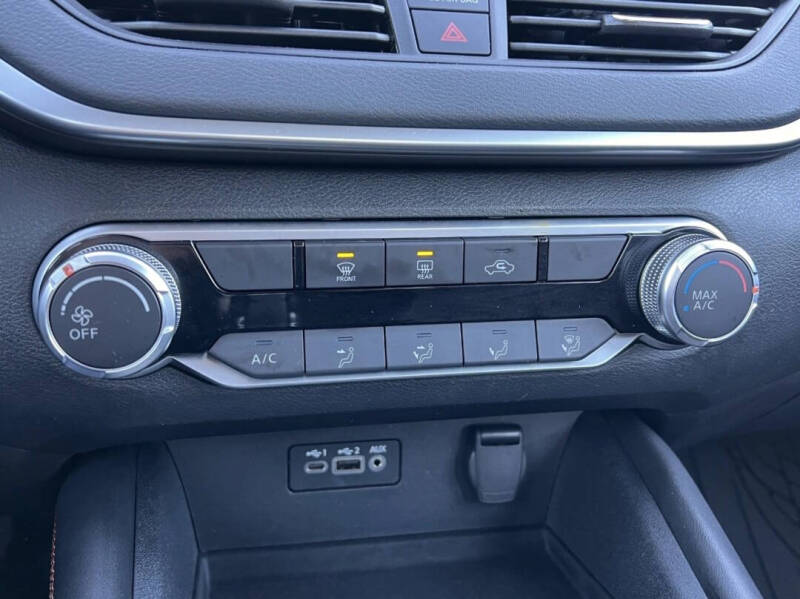 2022 Nissan Altima 2.5 SR