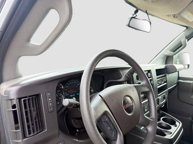 2025 GMC Savana 2500