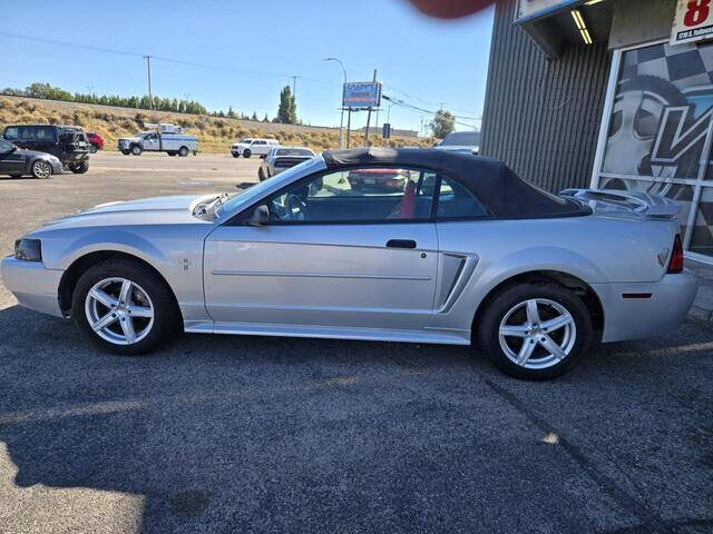 2003 Ford Mustang