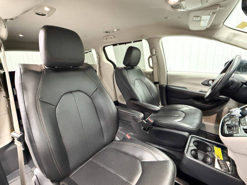 2020 Chrysler Pacifica Touring L