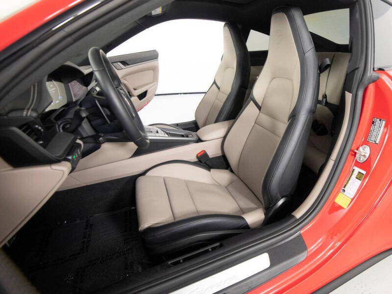 2025 Porsche 911 Carrera