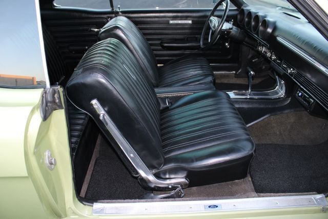 1968 Ford Torino 19