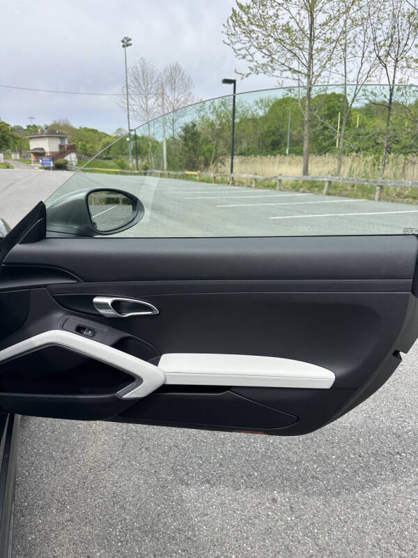 2024 Porsche 718 Cayman Style Edition