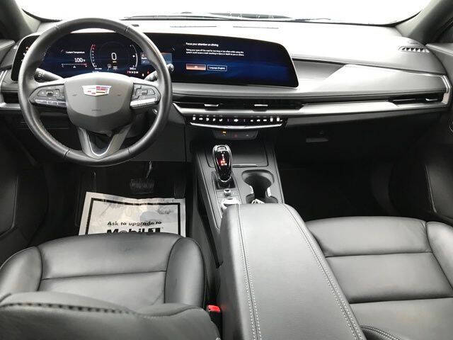 2025 Cadillac XT4 Premium Luxury