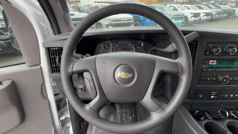 2025 Chevrolet Express 2500