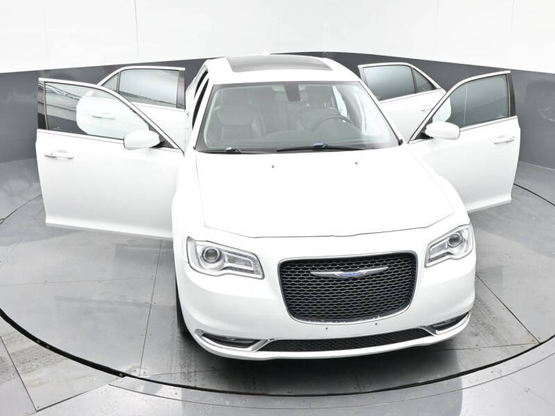 2017 Chrysler 300 Limited