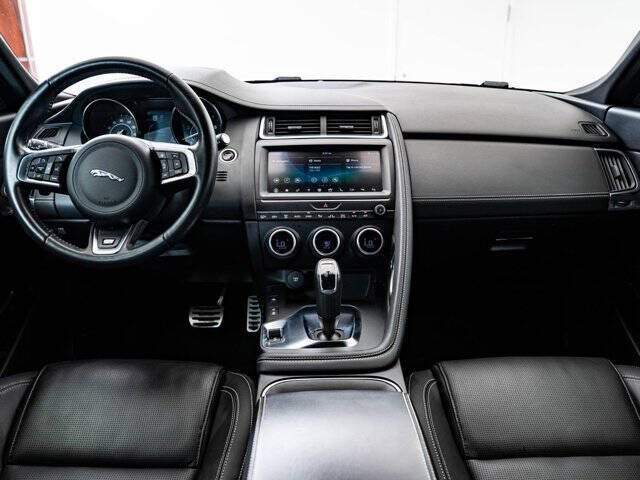 2019 Jaguar E-PACE P300 R-Dynamic SE