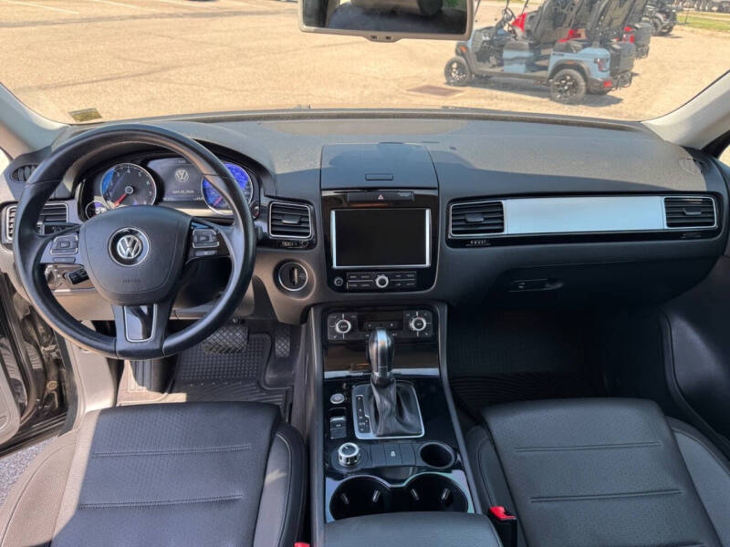 2014 Volkswagen Touareg V6 Lux
