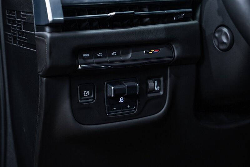 2025 Cadillac Escalade-V