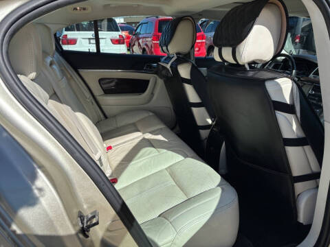 2011 Lincoln MKS