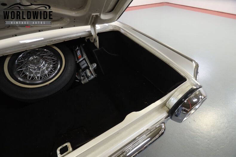 1962 Ford Thunderbird