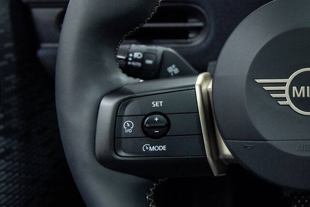 2025 MINI Hardtop 2 Door Cooper Signature Trim