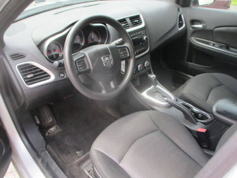 2012 Dodge Avenger SE