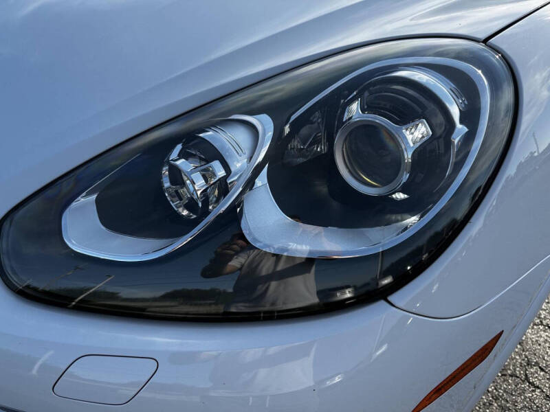 2018 Porsche Cayenne Platinum Edition