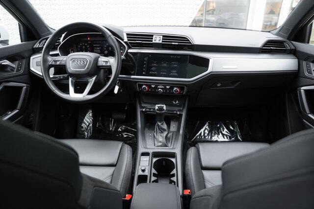 2022 Audi Q3 quattro S line Prem Plus 45 TFSI