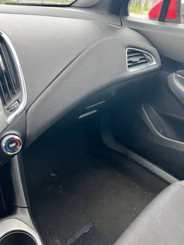 2017 Chevrolet Cruze LT Auto