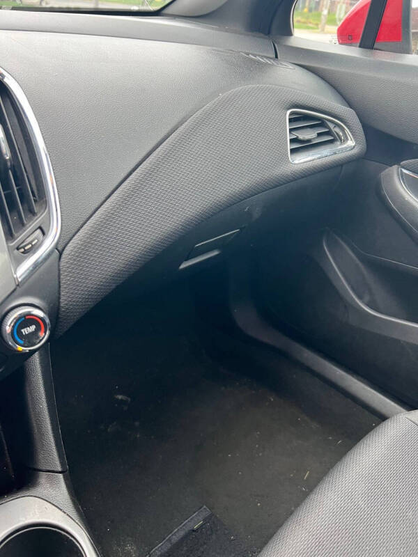 2017 Chevrolet Cruze LT Auto