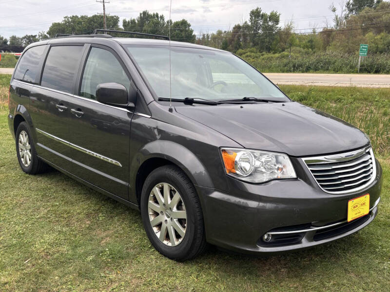2015 Chrysler Town & Country Touring's photo