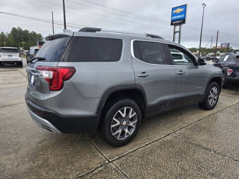 2023 GMC Acadia SLT