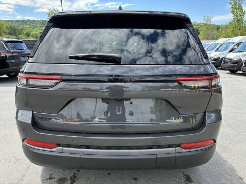 2026 Jeep Grand Cherokee Altitude