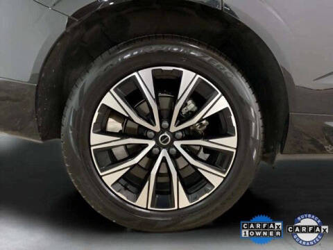 2025 Volvo XC60 B5 Plus Dark Theme