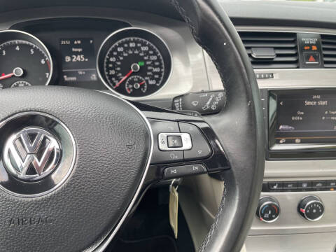 2015 Volkswagen Golf TSI SE
