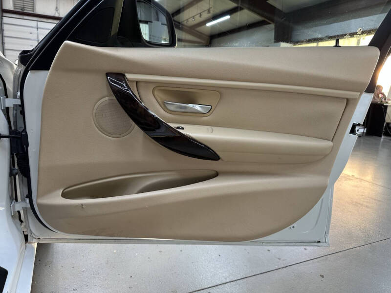 2014 BMW 3 Series 320i